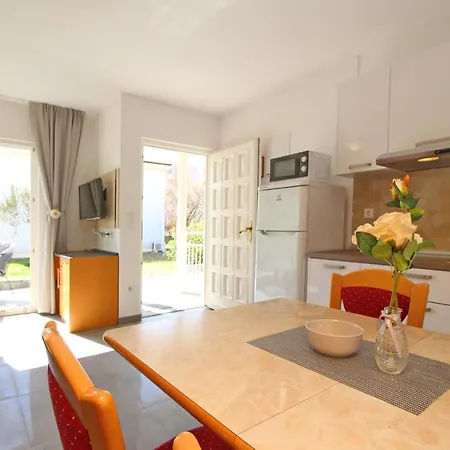 Apartment By The Sea Baska, Krk - 18771 Baska (Krk)